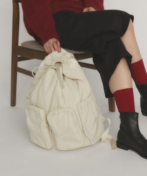 MERLOT（メルロー）の「パデットアウトポケットバックパック（バックパック/リュック・レディース・ブラック/ホワイト・FREE）」の4枚目の写真