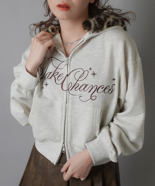 SPINNS（スピンズ）の「フードファー ショート丈ジップパーカー（パーカー・レディース・カーキ/オートミール/その他1/その他2/その他3・ONESIZE）」の5枚目の写真