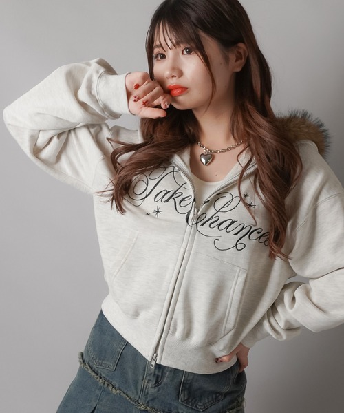 SPINNS（スピンズ）の「フードファー ショート丈ジップパーカー（パーカー・レディース・カーキ/オートミール/その他1/その他2/その他3・ONESIZE）」の14枚目の写真