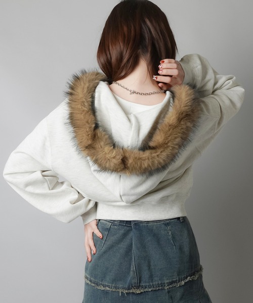 SPINNS（スピンズ）の「フードファー ショート丈ジップパーカー（パーカー・レディース・カーキ/オートミール/その他1/その他2/その他3・ONESIZE）」の12枚目の写真