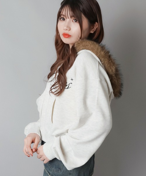 SPINNS（スピンズ）の「フードファー ショート丈ジップパーカー（パーカー・レディース・カーキ/オートミール/その他1/その他2/その他3・ONESIZE）」の10枚目の写真