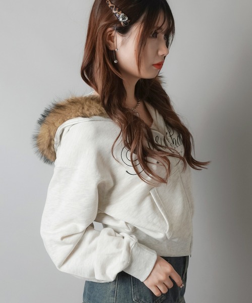 SPINNS（スピンズ）の「フードファー ショート丈ジップパーカー（パーカー・レディース・カーキ/オートミール/その他1/その他2/その他3・ONESIZE）」の11枚目の写真