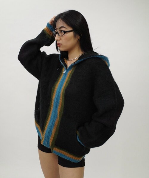 WHO'S WHO gallery（フーズフーギャラリー）の「※２サイズ【UNISEX/ユニセックス】KOOK'Nラインモヘアジップパーカー（パーカー・メンズ・ブラック/パープル・MEDIUM）」の11枚目の写真