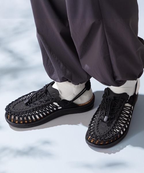 KEEN（キーン）の「UNEEK II CONVERTIBLE / ユニーク ツー コンバーチブル / レディース スニーカーサンダル（サンダル・レディース・ブラック・30cm/29cm/25.5cm/26.5cm/27cm/28cm/24.5cm/27.5cm/26cm/25cm/24cm/23.5cm/28.5cm/23cm）」の6枚目の写真