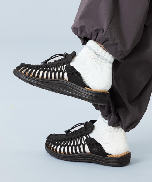 KEEN（キーン）の「UNEEK II CONVERTIBLE / ユニーク ツー コンバーチブル / レディース スニーカーサンダル（サンダル・レディース・ブラック・30cm/29cm/25.5cm/26.5cm/27cm/28cm/24.5cm/27.5cm/26cm/25cm/24cm/23.5cm/28.5cm/23cm）」の8枚目の写真