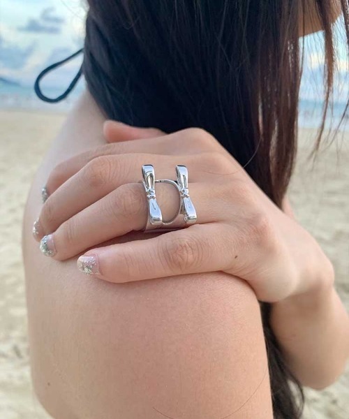 Vipoa(ヴィポア)の「double ribbon ring(リング・レディース・シルバー・FREE)」の7枚目の写真