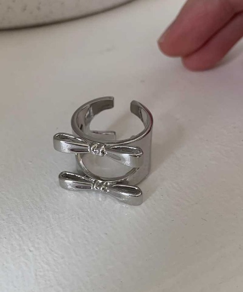 Vipoa(ヴィポア)の「double ribbon ring(リング・レディース・シルバー・FREE)」の8枚目の写真