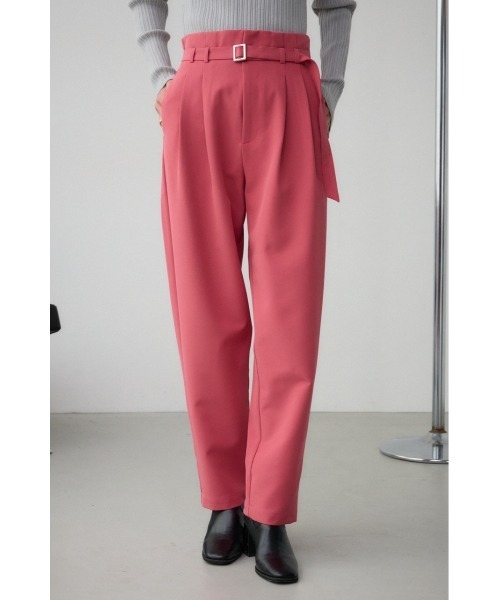 AZUL by moussy(アズールバイマウジー)の「ベルトタックテーパードパンツ(スラックス・レディース・ライトベージュ/ピンク/ブラック・MEDIUM/SMALL)」の9枚目の写真