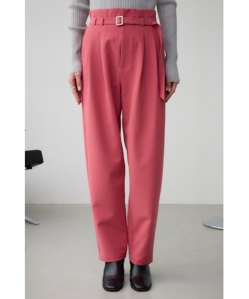 AZUL by moussy(アズールバイマウジー)の「ベルトタックテーパードパンツ(スラックス・レディース・ライトベージュ/ピンク/ブラック・MEDIUM/SMALL)」の12枚目の写真