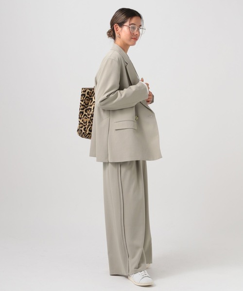 BAYFLOW（ベイフロー）の「[シワになりにくい]ダブルテーラードジャケット（テーラードジャケット・レディース・チャコール/グレイッシュベージュ・SMALL/MEDIUM）」の18枚目の写真