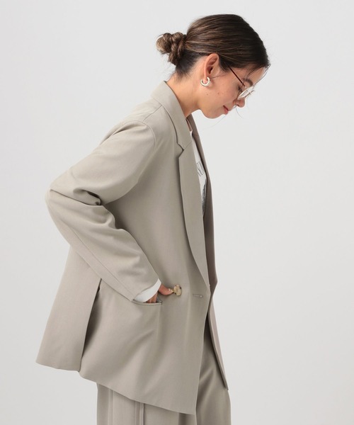 BAYFLOW（ベイフロー）の「[シワになりにくい]ダブルテーラードジャケット（テーラードジャケット・レディース・チャコール/グレイッシュベージュ・SMALL/MEDIUM）」の22枚目の写真