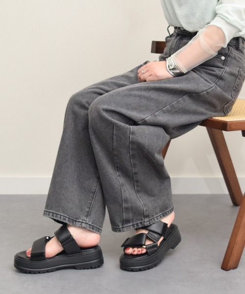 PARADIS COULEUR（パラディクルール）の「【PARADIS COULEUR】ワイドベルクロ厚底ミュールサンダル(352114)（サンダル・レディース・ブラック/オフホワイト/シルバー・23.5/24/23/22.5）」の8枚目の写真