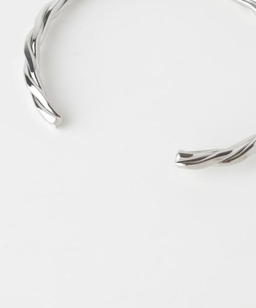 SMELLY（スメリー）の「ツイストバングル（バングル/リストバンド・レディース・シルバー・-）」の6枚目の写真
