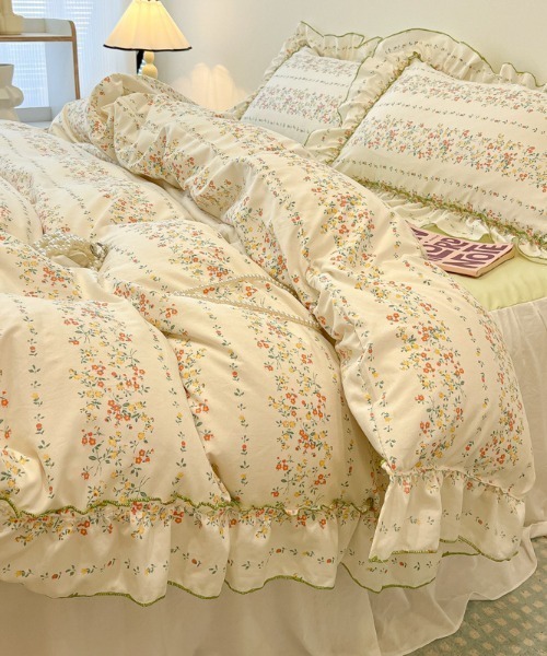 SHEPP(シープ)の「花柄リボンパイピングフリルベッドカバー4点セット(寝具・レディース・ブラック/ピンク/グリーン/イエロー/グリーン系その他/パープル/ピンク系その他/アイボリー/レッド・F)」の5枚目の写真