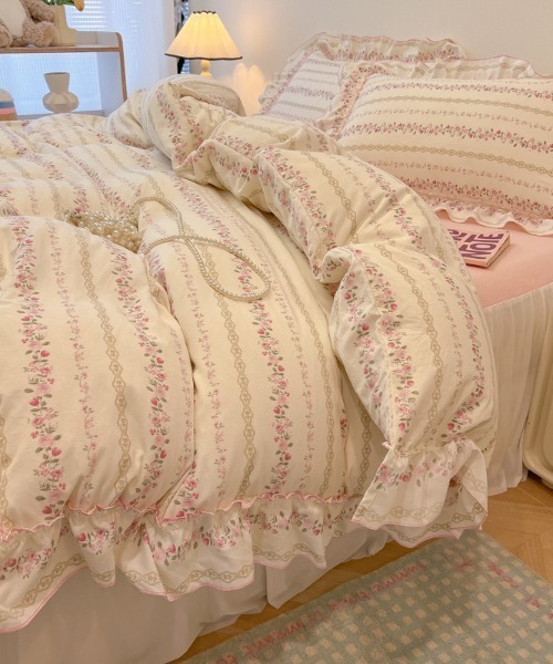 SHEPP(シープ)の「花柄リボンパイピングフリルベッドカバー4点セット(寝具・レディース・ブラック/ピンク/グリーン/イエロー/グリーン系その他/パープル/ピンク系その他/アイボリー/レッド・F)」の8枚目の写真