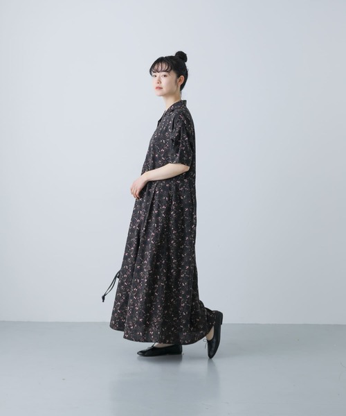 24SS✨極美品✨かぐれ モノトーンプリントワンピース 花 総柄 Aライン 24SS✨極美品✨かぐれ モノトーンプリントワンピース 花 総柄 A