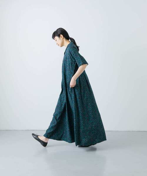 かぐれ（カグレ）の「小花柄プリントワンピース（ワンピース・レディース・チャコールグレー/ブルー・0/1）」の21枚目の写真