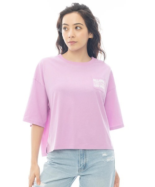 BILLABONG(ビラボン)の「BILLABONG レディース FLAG LOGO LOOSE CROPPED TEE Tシャツ 【2025年春夏モデル】/ビラボンロゴバックプリントクルーネック半袖Tシャツ(Tシャツ/カットソー・レディース・ホワイト/パープル系その他/グリーン系その他/ブラック・MEDIUM)」の22枚目の写真
