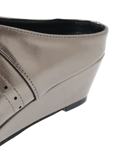 Green Parks(グリーンパークス)の「・richblue ウエスタンウェッジミュール(パンプス・レディース・シルバー/ブラック・L/S/M/LL)」の11枚目の写真