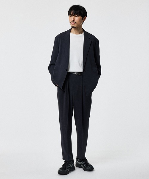 STUDIOUS（ステュディオス）の「ESSENTIAL WIDE TAPERED PANTS（スラックス・メンズ・ブラック/ダークグレー・1/2）」の6枚目の写真