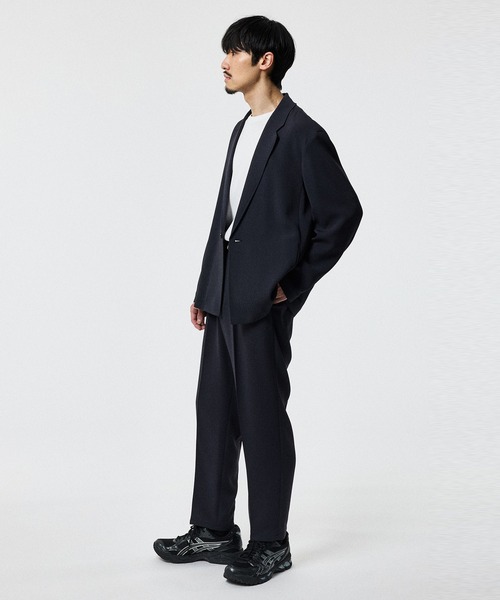 STUDIOUS（ステュディオス）の「ESSENTIAL WIDE TAPERED PANTS（スラックス・メンズ・ブラック/ダークグレー・1/2）」の5枚目の写真