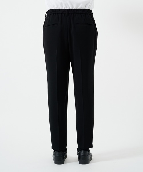 STUDIOUS（ステュディオス）の「ESSENTIAL WIDE TAPERED PANTS（スラックス・メンズ・ブラック/ダークグレー・1/2）」の9枚目の写真