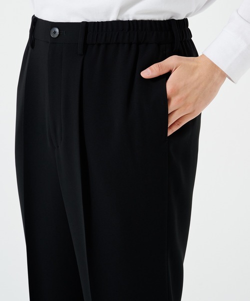 STUDIOUS（ステュディオス）の「ESSENTIAL WIDE TAPERED PANTS（スラックス・メンズ・ブラック/ダークグレー・1/2）」の12枚目の写真