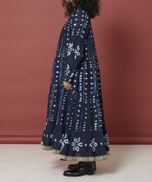 Freada（フリーダ）の「Freada/フリーダ シボリ プリント ティアード ワンピース（ワンピース・レディース・ネイビー/レッド・ONE SIZE）」の16枚目の写真