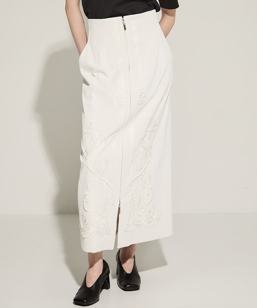MURRAL(ミューラル)の「【MURRAL/ミューラル】Cucurbita embroidered skirt/エンブロイダリースカ―ト(スカート・レディース・ブラック/ホワイト・1/2)」の2枚目の写真