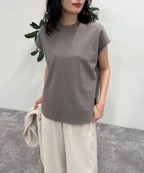 fredy emue(フレディエミュ)の「ポンチフレンチプルオーバー(Tシャツ/カットソー・レディース・オフホワイト/カーキ/ブラック/ベージュ・38)」の17枚目の写真