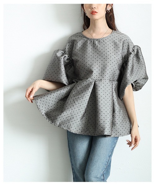 Sawa a la mode(サワアラモード)の「ドットジャガードペプラムトップス(Tシャツ/カットソー・レディース・ベージュ/ブラック・FREE)」の5枚目の写真