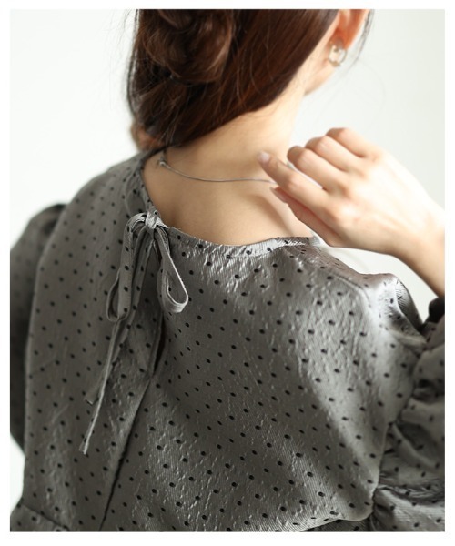 Sawa a la mode(サワアラモード)の「ドットジャガードペプラムトップス(Tシャツ/カットソー・レディース・ベージュ/ブラック・FREE)」の11枚目の写真