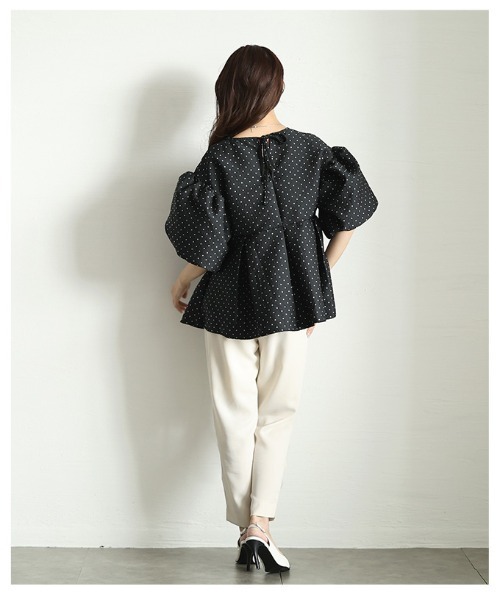 Sawa a la mode(サワアラモード)の「ドットジャガードペプラムトップス(Tシャツ/カットソー・レディース・ベージュ/ブラック・FREE)」の17枚目の写真