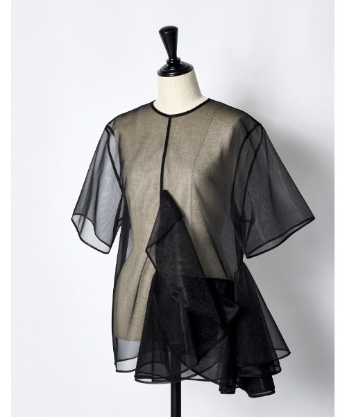 RUMCHE(ラムシェ)の「Moon Ruffle Sheer Tops / ムーンラッフルシアートップス(シャツ/ブラウス・レディース・ベージュ/ブラック/グレー・FREE)」の6枚目の写真