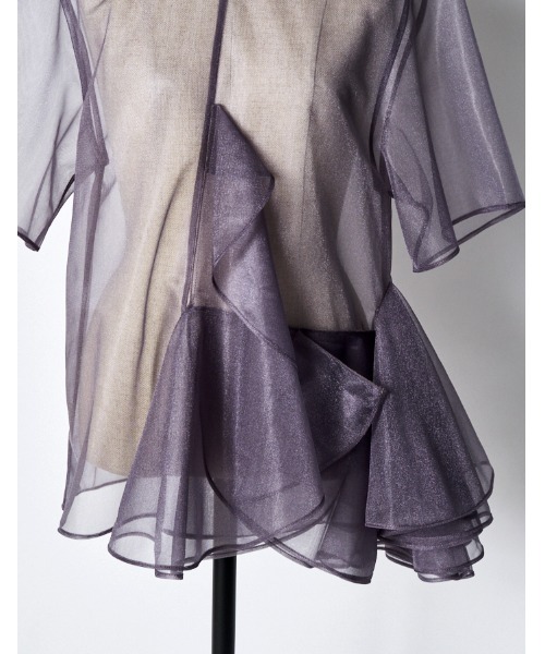 RUMCHE(ラムシェ)の「Moon Ruffle Sheer Tops / ムーンラッフルシアートップス(シャツ/ブラウス・レディース・ベージュ/ブラック/グレー・FREE)」の17枚目の写真