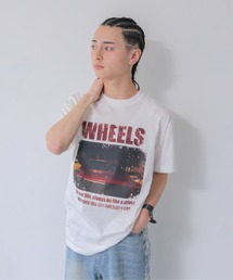 UNIT CHEST（ユニットチェスト）の「【UNIT CHEST】unique unisex T-shirt　VTFAコラボT ”Driver of life” by RIRIKA TOGUCHI（Tシャツ/カットソー）」