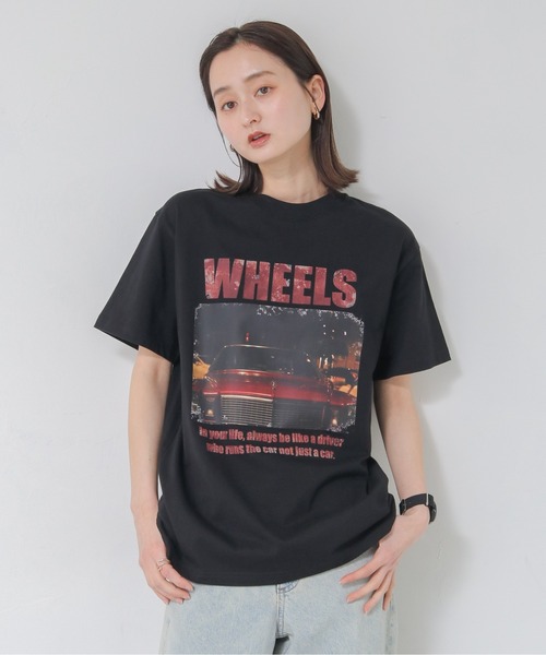 UNIT CHEST（ユニットチェスト）の「【UNIT CHEST】unique unisex T-shirt　VTFAコラボT ”Driver of life” by RIRIKA TOGUCHI（Tシャツ/カットソー・レディース・ホワイト/ブラック・L/M/S）」の2枚目の写真