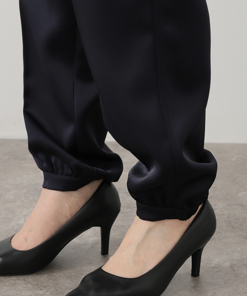 La TOTALITE（ラトータリテ）の「【洗える】サテンワークパンツ（スラックス・レディース・ホワイト/ネイビー/ピンク・36/38）」の15枚目の写真