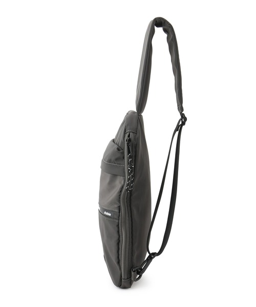 OUTDOOR PRODUCTS（アウトドアプロダクツ）の「【OUTDOOR PRODUCTS meet j.n.r.d】別注/フラットボディバッグ（ボディバッグ/ウエストポーチ・メンズ・ブラック/パープル/チャコールグレー・FREE）」の10枚目の写真