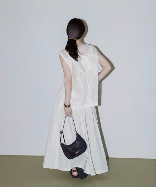 Eimee Law(エイミーロウ)の「バックフリル アウトポケットメッシュベスト(ベスト・レディース・アイボリー/ブラック・FREE)」の6枚目の写真