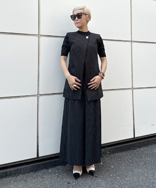 JENNE(ジェンヌ)の「ピンストライプモダンジレ(その他トップス・レディース・ネイビー/ブラック/ホワイト・SMALL/MEDIUM/LARGE)」の8枚目の写真
