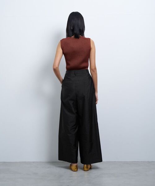 LANVIN en Bleu(ランバンオンブルー)の「シャンタンタフタワイドパンツ(その他パンツ・レディース・ブラック/ピンク・38/36)」の5枚目の写真