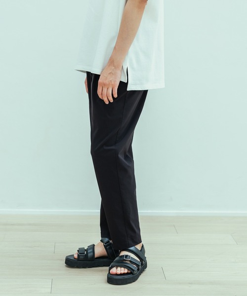 LAKOLE(ラコレ)の「【接触冷感】FUNCTIONストレッチパンツ / 496799(その他パンツ・メンズ・ブラック/チャコールグレー/ライトグレー/ダークネイビー・MEDIUM/LARGE/X-LARGE)」の2枚目の写真