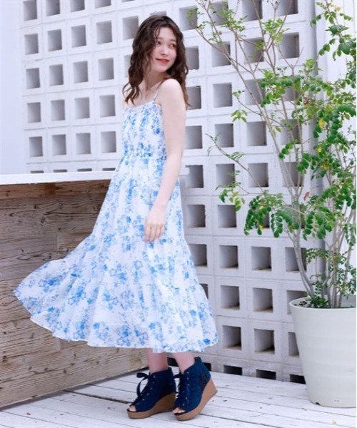 axes femme アクシーズファム ブラウス ワンピース axes femme（アクシーズファム）の「ネモフィラプリントブラウス