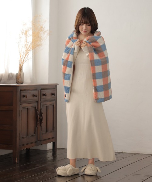 ALTROSE（アルトローズ）の「3way チェック柄ブランケット（ブランケット・レディース・ネイビー/イエロー/アイボリー・FREE）」の7枚目の写真