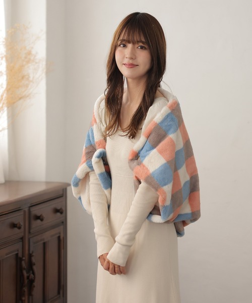 ALTROSE（アルトローズ）の「3way チェック柄ブランケット（ブランケット・レディース・ネイビー/イエロー/アイボリー・FREE）」の11枚目の写真