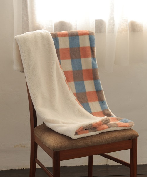 ALTROSE（アルトローズ）の「3way チェック柄ブランケット（ブランケット・レディース・ネイビー/イエロー/アイボリー・FREE）」の15枚目の写真