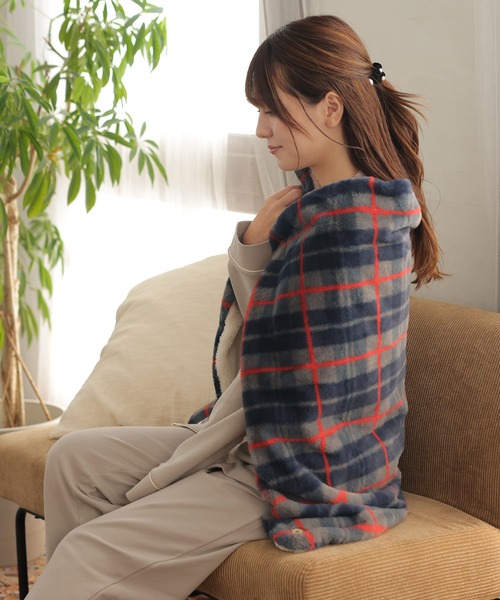 ALTROSE（アルトローズ）の「3way チェック柄ブランケット（ブランケット・レディース・ネイビー/イエロー/アイボリー・FREE）」の18枚目の写真