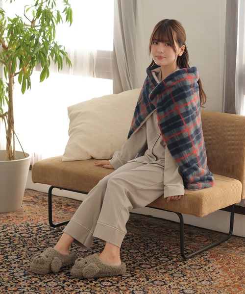 ALTROSE（アルトローズ）の「3way チェック柄ブランケット（ブランケット・レディース・ネイビー/イエロー/アイボリー・FREE）」の19枚目の写真