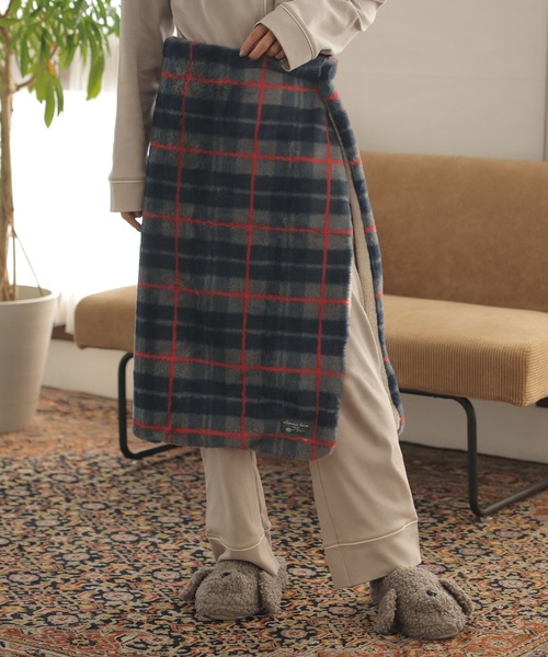 ALTROSE（アルトローズ）の「3way チェック柄ブランケット（ブランケット・レディース・ネイビー/イエロー/アイボリー・FREE）」の20枚目の写真